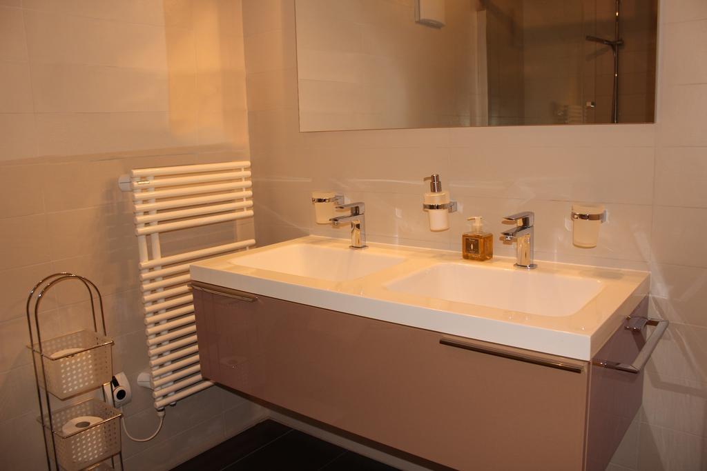 Montreux Lake View Apartments City Centre Phòng bức ảnh